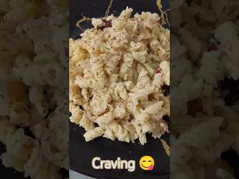 cravings😋 #shortvideo#shortfeed#cravings#food#foodie#yummy#whitesaucepasta#pasta#shorts#viral
