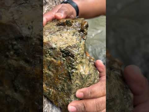 Unbelievable Crystal Found Inside This Rock! 💎✨ #crystals #geode #mineral #shorts