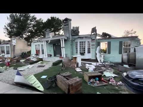 Universal Studios Hollywood | Studio Tour - War of the Worlds Crash Site ( Right Side )