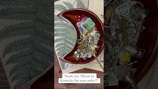 #witchythings #tarot #divination #divinationtools #charmcasting #witchcraft #charmreading #charms