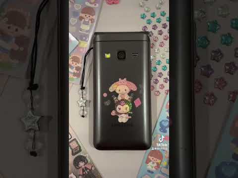 Decorating My Samsung Galaxy Folder 2 with stickers!!