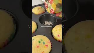 Cupcake baking hack #bakinghacks #bakinghack #genderreveal #genderrevealcake  #bakerlife #baker