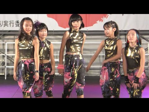 眩いピタ・コスチュームDANCE