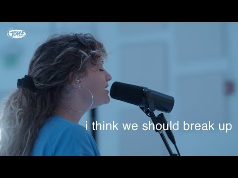 Hollyn - i think we should break up (acoustic)