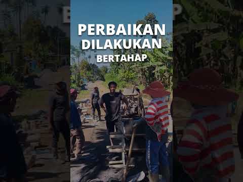 Pedagang Bakso Ini Keluarin Rp10 M Buat Perbaiki Jalan Kampungnya!