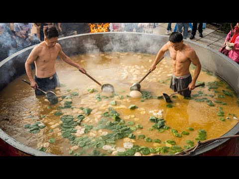 THE BEST Vietnamese Street Food You Must Eat in 2025