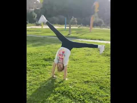 ✨ Unstoppable Emma! 💪🤸‍♀️ Cartwheels & Splits Fun! 💛🌈