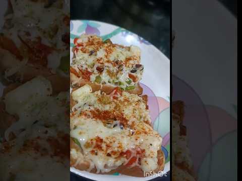 Quick And Easy Bread 🍞 pizza 🍕 mini bread pizza #recipe #breadpizza #short #ytshorts