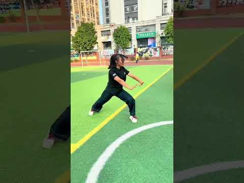 Chinese martial arts have entered schools. Chen Jingjing a girl from Maoming Guangdong Pro