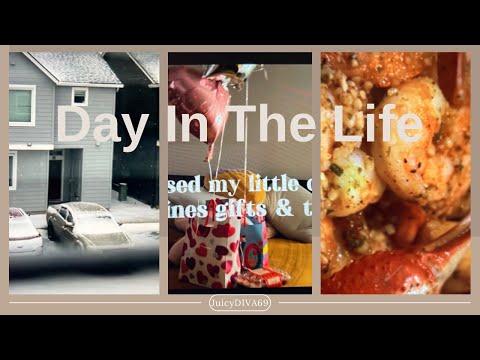 Day In The Life: Snow Day & Homemade Seafood Boil | Cozy Winter Feast ❄️🦀