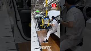 process The door assembly process of automobile manufacturing!