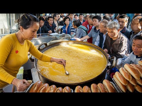 Exploring Authentic Morning Market in Vietnam - Coconuts, Cacao, Noodles