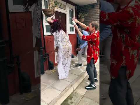 What is the white boy doing ? #fyp #viralvideo #comedy