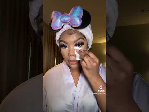 It’s my Birthday 💜🧁🫶🏽✨ #birthday #aquarius #makeuptutorial #disneyland