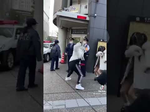 TikTok  歌舞伎町の警察はホントに大変そうだ…