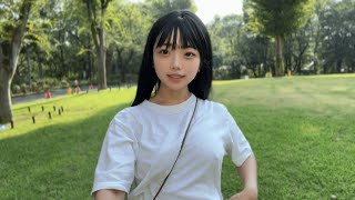 【ノーブラ散歩】芝生で謎の花を見つけてみた #ノーブラ散歩