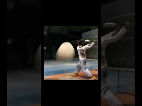 野球ボール飛んできた。Ball hits the camera.
