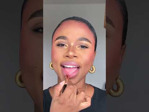 I’m trying out Carslan Products #makeup #makeupartist #makeuplook #lips  #lipswatch #contentcreator
