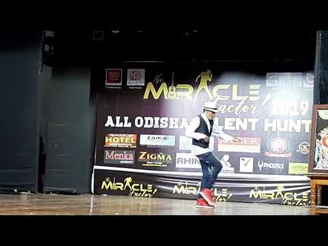 Som performing at Bhanja kala Mandap at Bhubaneswar