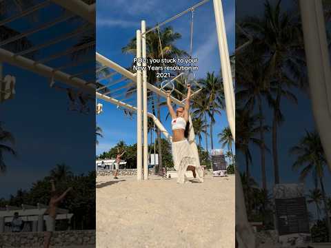 Push yourself this 2025 🫡 #pullups #strongwomen #newyearresolution #miamibeach #flex #calisthenics