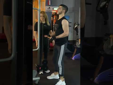 Standing Biceps Cable Curl#shoulderday #fitness #bicepsday #armday #shoulder #workoutmotivation