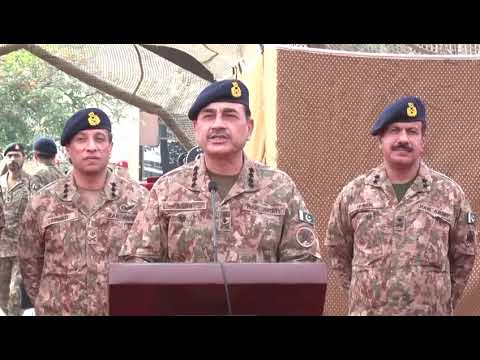 COAS visited Muzaffarabad, where he paid homage to the sacrifices of the martyrs.| ISPR