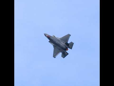 F-35A ดริฟท์โชว์ 3 รอบ