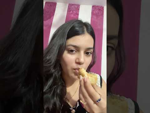 What I eat in a day 🤦‍♀️😂 healthy se unhealthy 🤡 #Lipstick #makeupmadesimple #NYbaelipstick