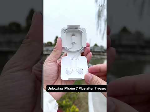 Unboxing the iPhone 7 Plus in glossy black. Incredible appearance, elegance that never goes out of