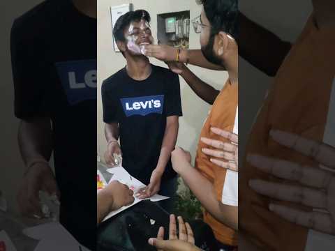 Ajay ke upar Sara cake lga diya 🤣🤣🤣 #bdayparty #fun #viral #vlog