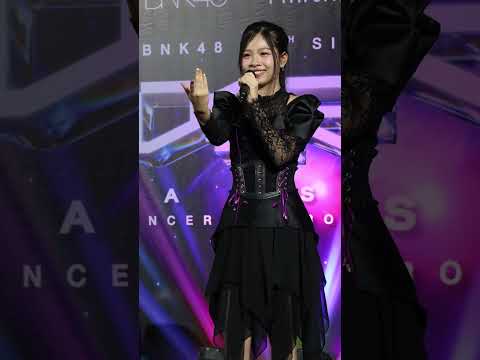 ดาวดวงแรก | สาวน้อย Saonoi BNK48 | BNK48 17th Single “BORDERLESS” Road Show