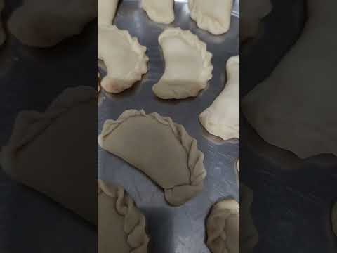 #Gujarati Ghughra #Sweet ghughra #gujiya #Happy Diwali Snacks #diwalispecial for Indians