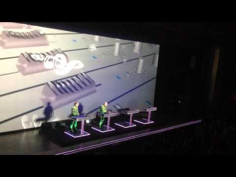 Kraftwerk - Musique Non-Stop solos (Nashville Sept 27, 2015)