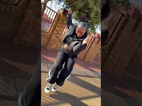 Dlala ka Yona (feat. Focalistic,Ricky Lenyora,Uncool MC & Daj Maphorisa & Sleazy)