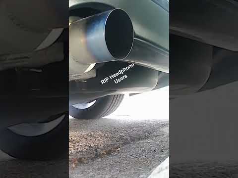 Aggressive Mercedes Exhaust Sound!