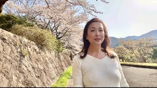 【ノーブラ】西日が眩しくてつい走っちゃいました...【お花見🌸】