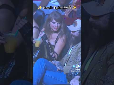 Taylor swift drunk rizzing post malone 🤣 #taylorswift #postmalone #vmaz