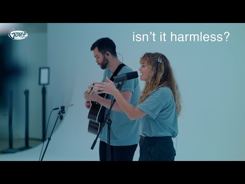 Hollyn - isn't it harmless? (acoustic)