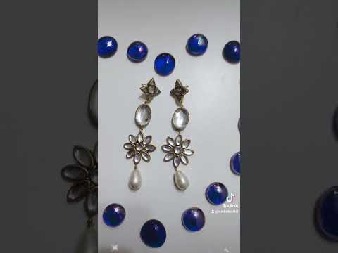 Handmade kundan earrings. Price: 500 RS/- #jewelrydesigner #jewelrymaking #handmadejewelry
