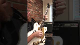 FUNKY BLUES GUITAR LICK🎸 #shorts #shortsfeed #guitarshorts #bluesguitarlicks #gretsch #guitarplaying