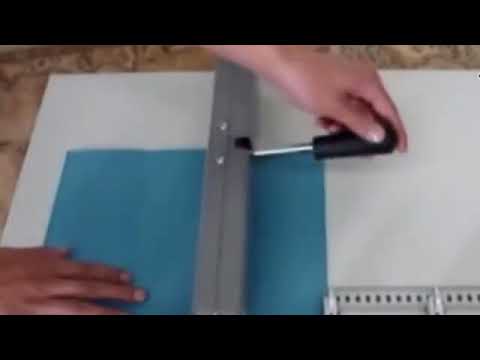Demo of a manual creasing machine (older model)