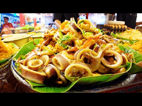 STREET FOOD in BANGKOK! Thailand / Best Stalls of Central World Square / MBK Center