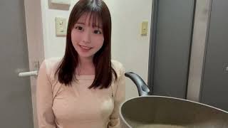 【ノーブラ】後ろから揉まれながら料理する女子大生【マッサージ】