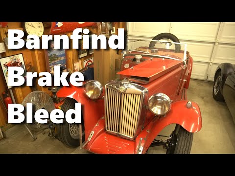 Bleeding the Brakes on the Barnfind MGTC! - Limit 55 E43