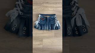 Upsize upcycle your tight skinny jeans into adjustable pleated skirt #thriftflip #upcycling #sewing