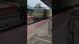 Express Train #traintravel #mustwatch #railway #viral #trainjourney #travel #newtrends #shortsfeed