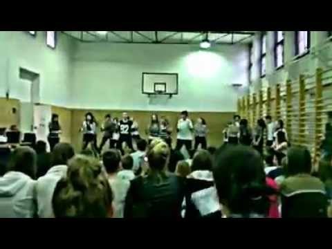 9. D. - Gólyaavatási tánc