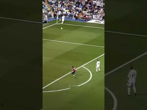 Roberto Carlos Volley Long shot