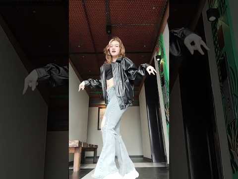 My mom say bye 👋     #dance #dancechallenge #dancecover #trending #shorts