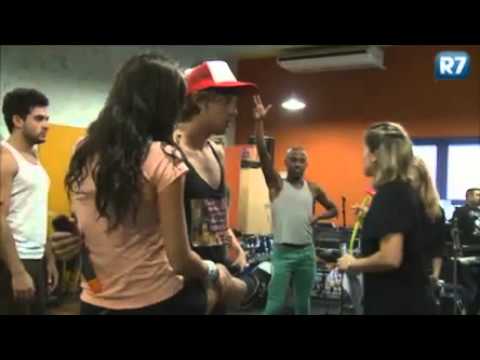 Rebelde - Acompanhe o divertido e animado ensaio da Banda Rebeldes - Rede Record